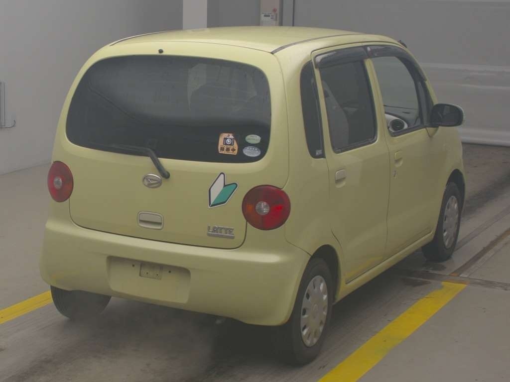 DAIHATSU MOVE LATTE