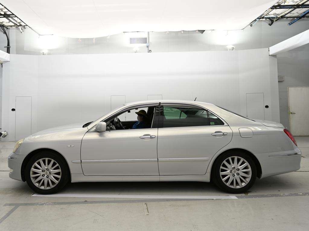 TOYOTA CROWN MAJESTA