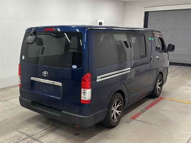 TOYOTA REGIUS ACE