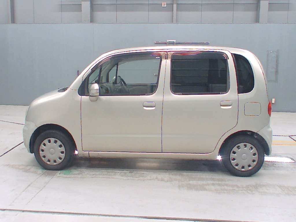 DAIHATSU MOVE LATTE
