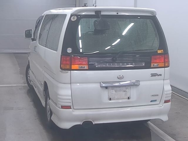 NISSAN ELGRAND