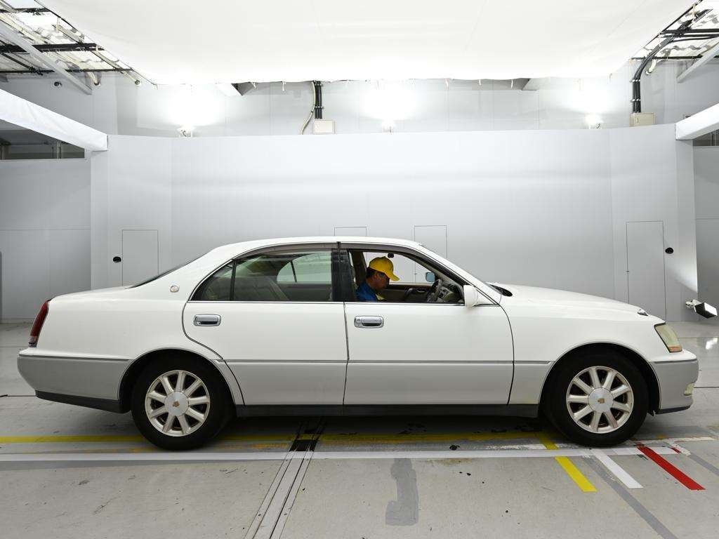 TOYOTA CROWN MAJESTA