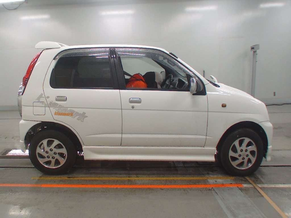 DAIHATSU TERIOS KID
