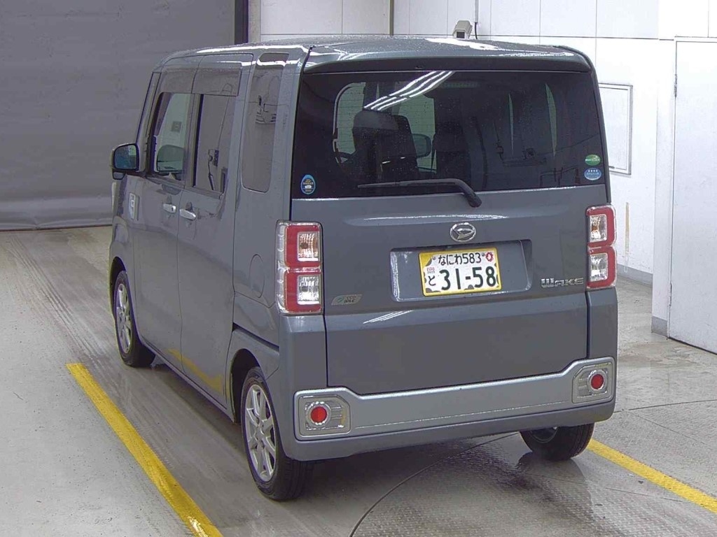 DAIHATSU WAKE