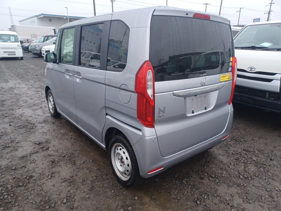 HONDA N-BOX