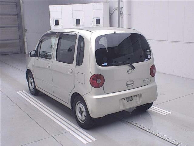 DAIHATSU MOVE LATTE