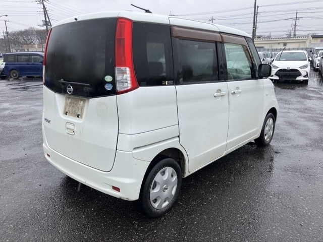 NISSAN ROOX