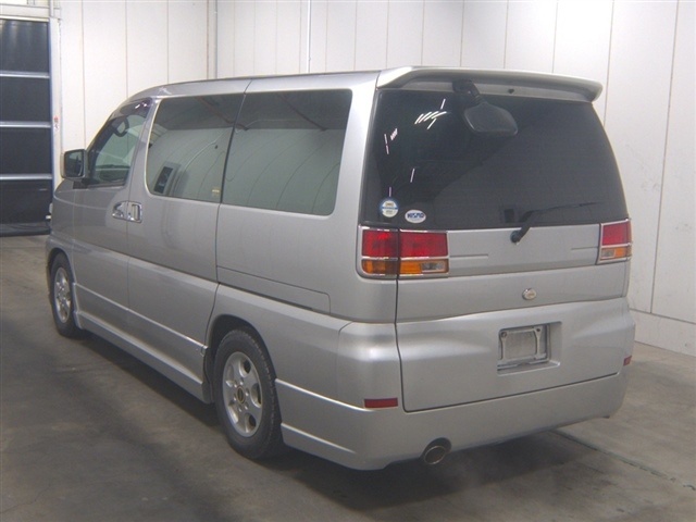 NISSAN ELGRAND