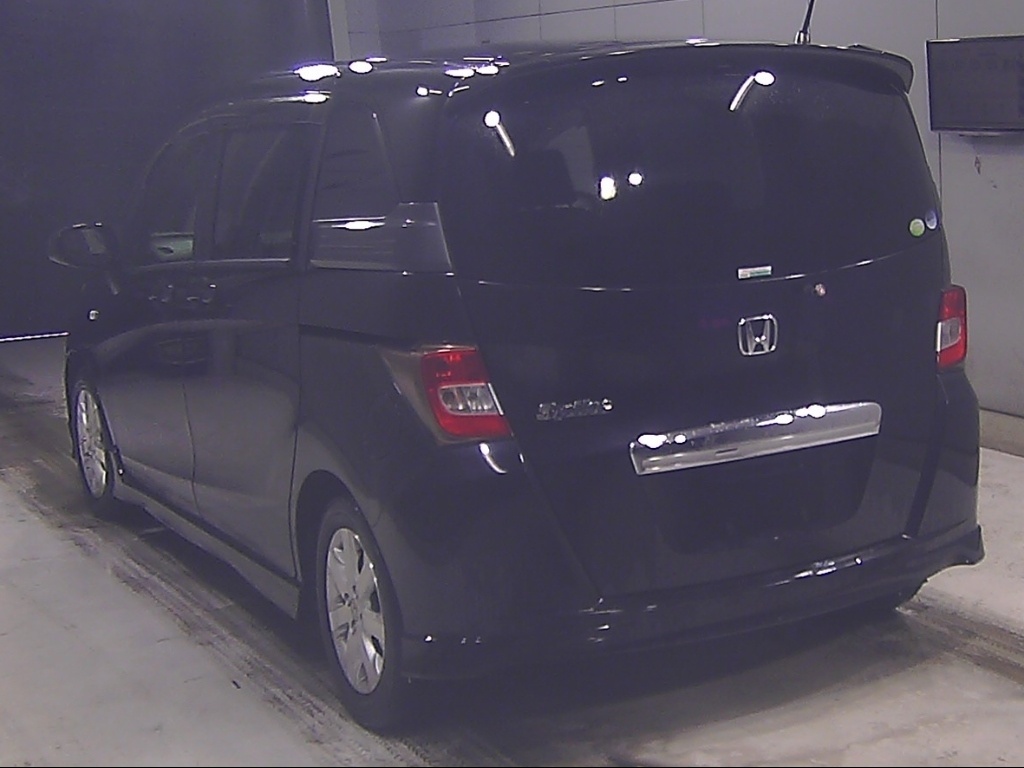 HONDA FREED SPIKE