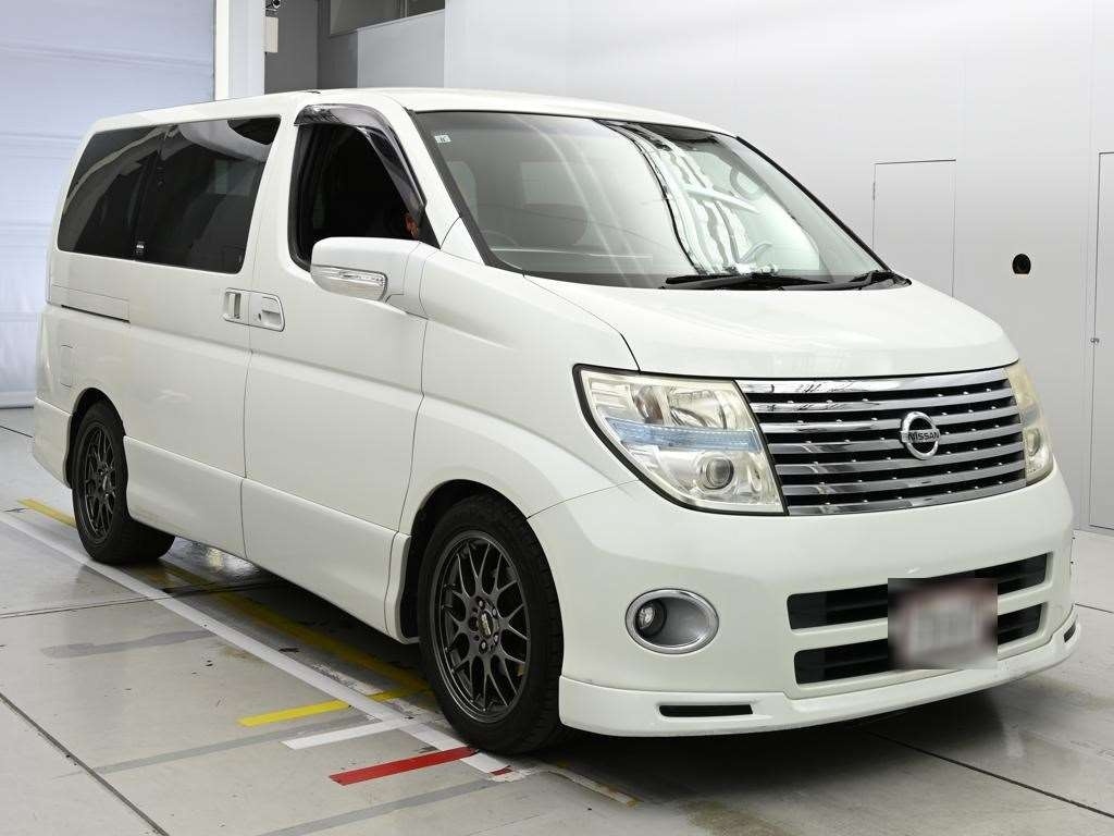 NISSAN ELGRAND