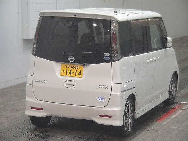 NISSAN ROOX
