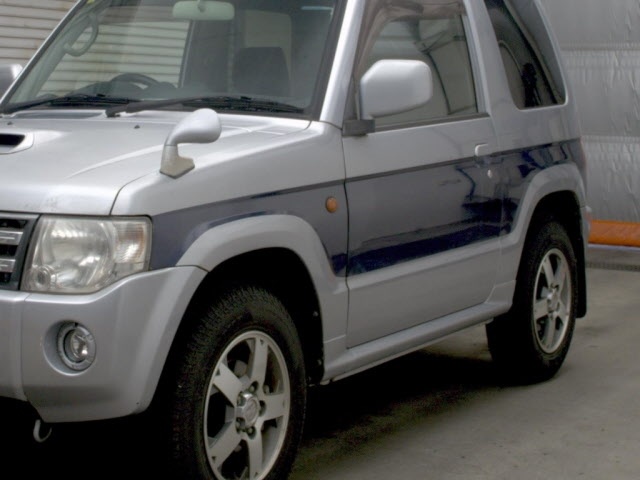 MITSUBISHI PAJERO MINI