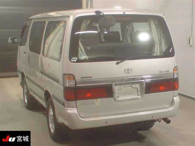 TOYOTA HIACE