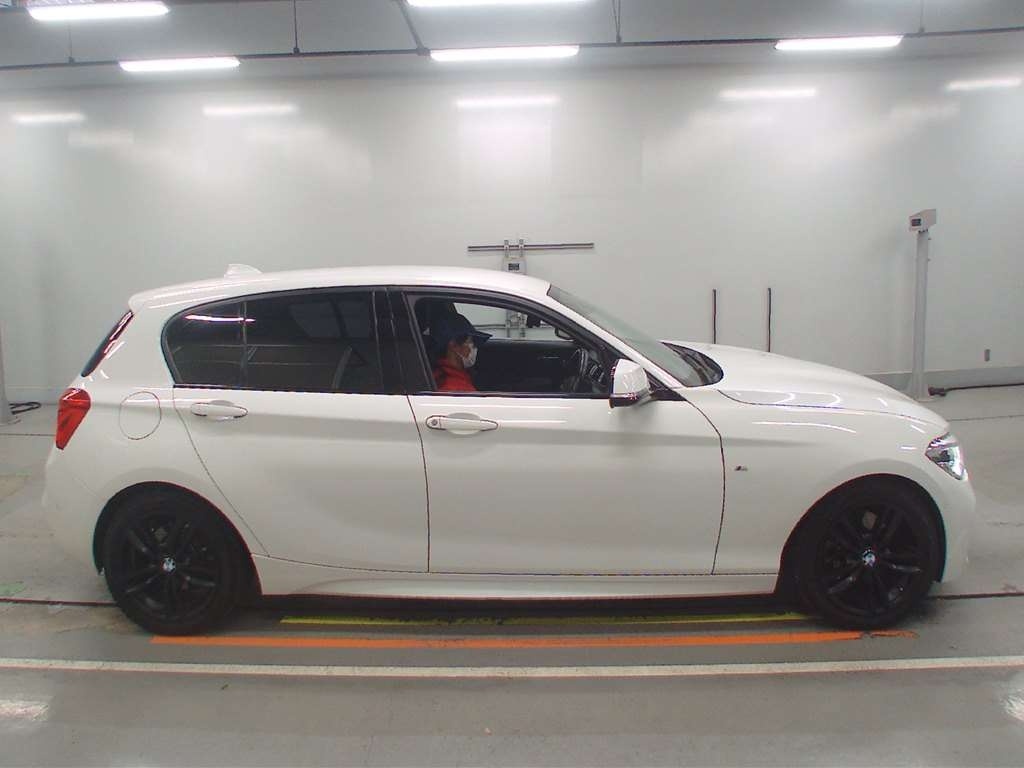 BMW 1-SERIES