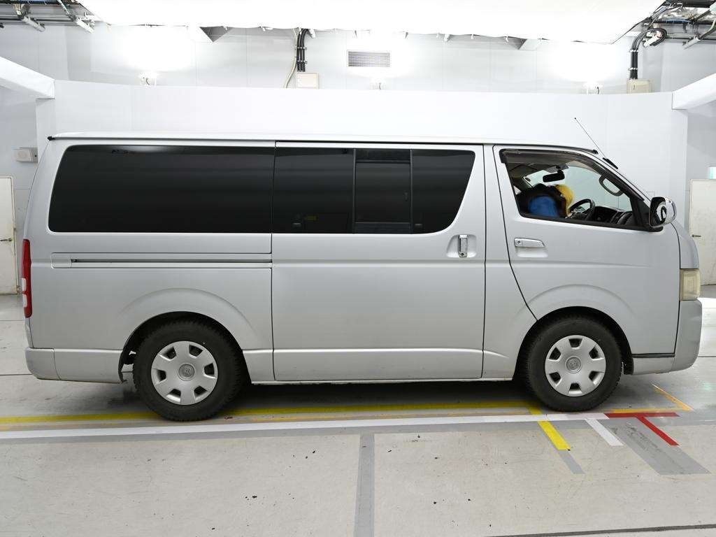 TOYOTA REGIUS ACE