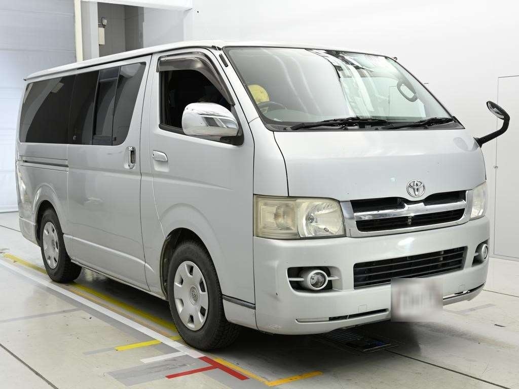 TOYOTA REGIUS ACE