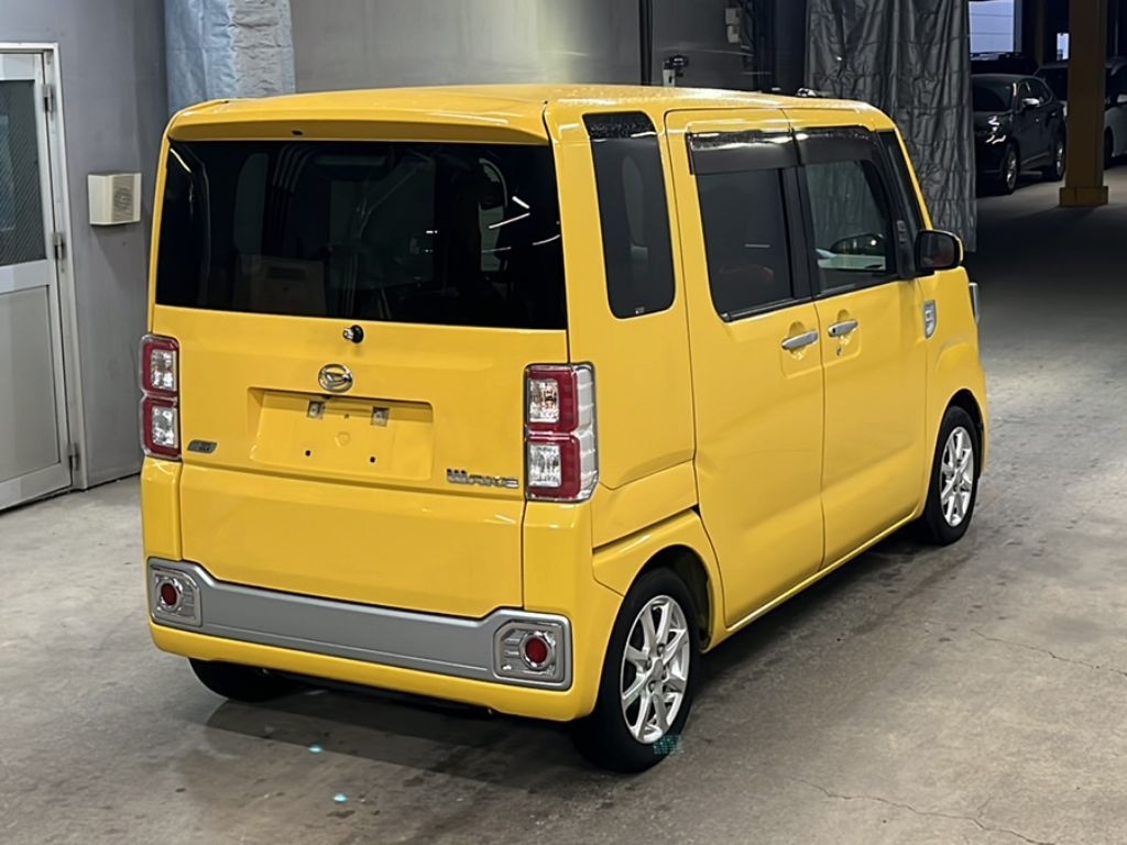 DAIHATSU WAKE