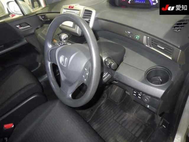HONDA FREED SPIKE
