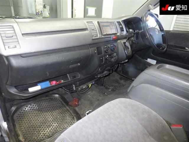 TOYOTA REGIUS ACE