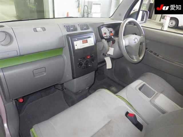TOYOTA PIXIS SPACE