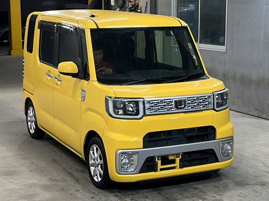 DAIHATSU WAKE