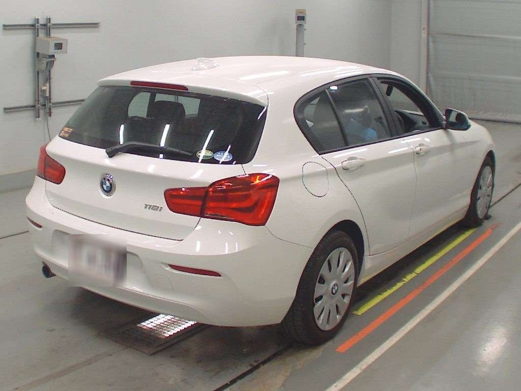 BMW 1-SERIES