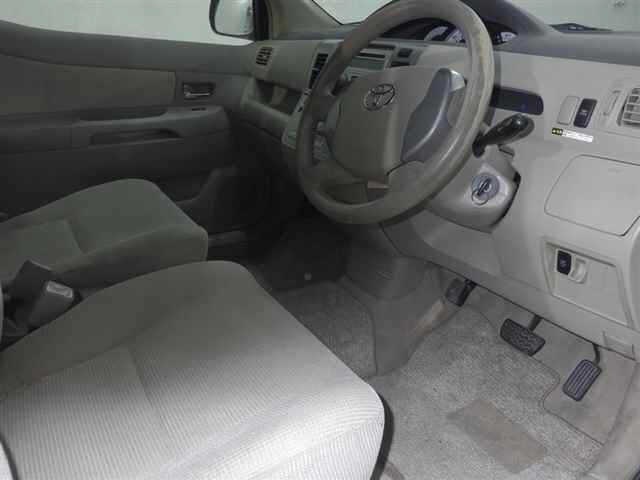 TOYOTA RAUM