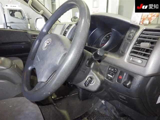 TOYOTA REGIUS ACE