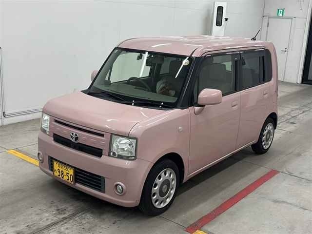 TOYOTA PIXIS SPACE