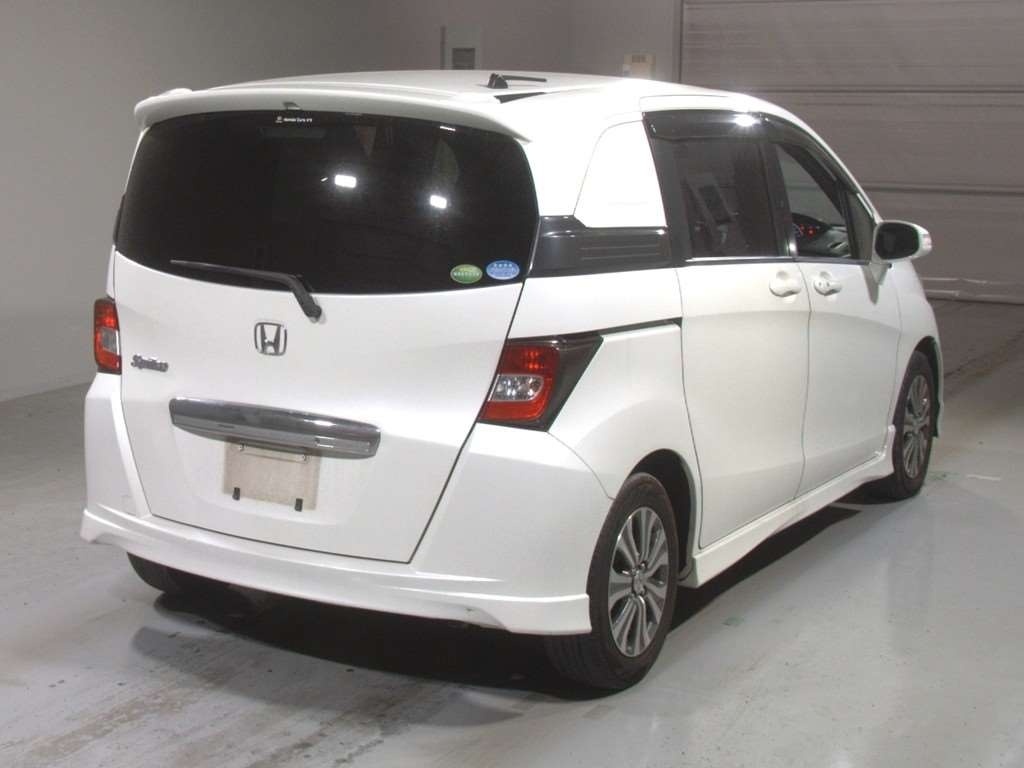HONDA FREED SPIKE