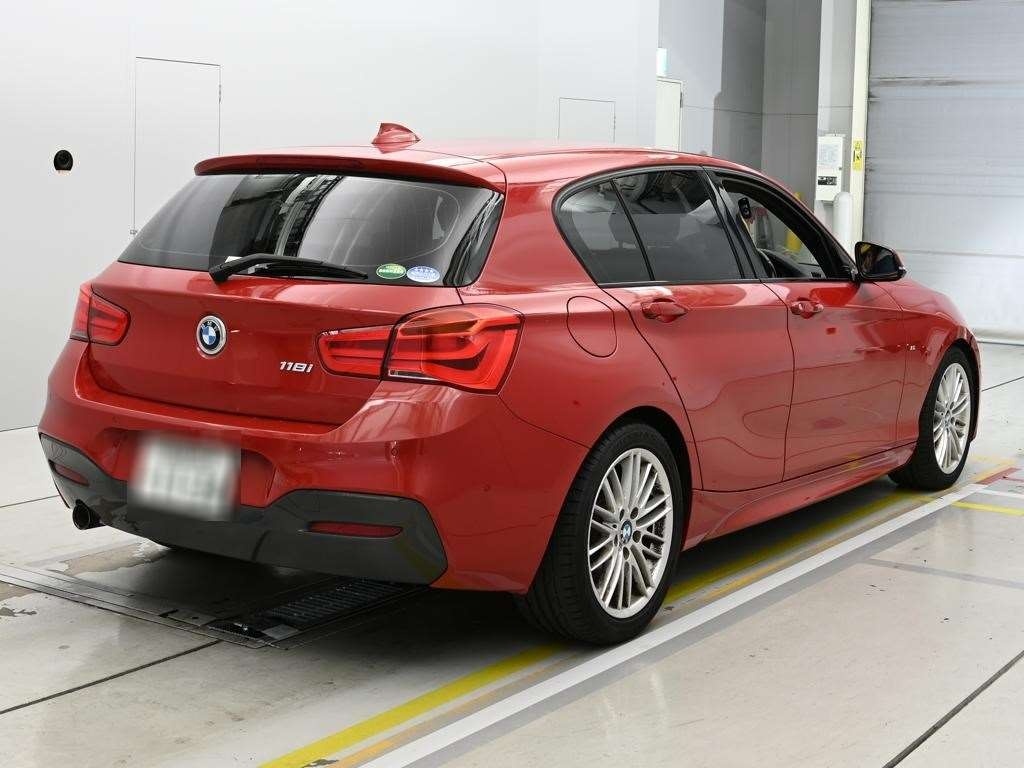BMW 1-SERIES