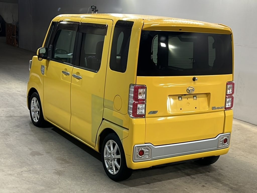 DAIHATSU WAKE