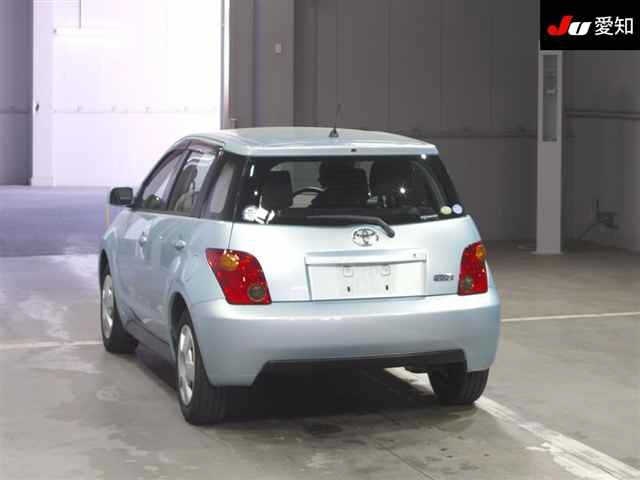 TOYOTA IST