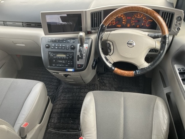 NISSAN ELGRAND