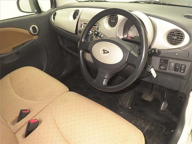 DAIHATSU MOVE LATTE