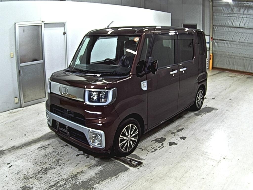 DAIHATSU WAKE