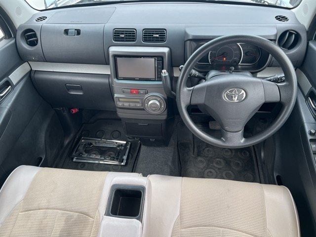 TOYOTA PIXIS SPACE