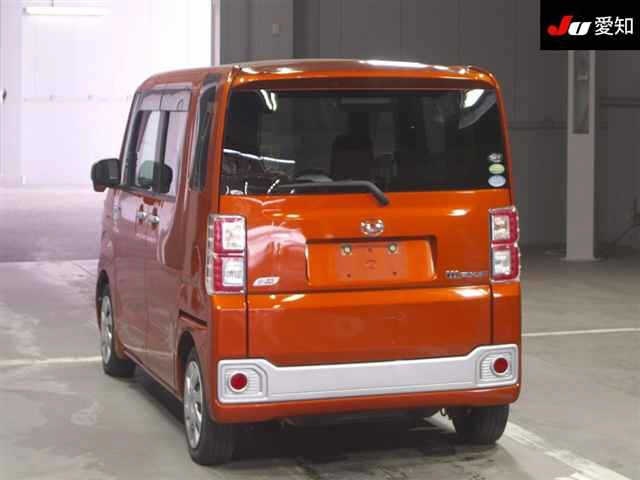 DAIHATSU WAKE