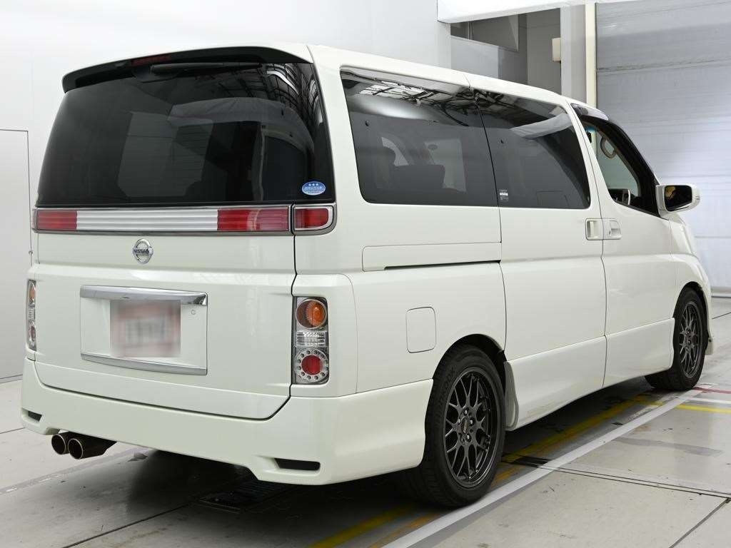 NISSAN ELGRAND