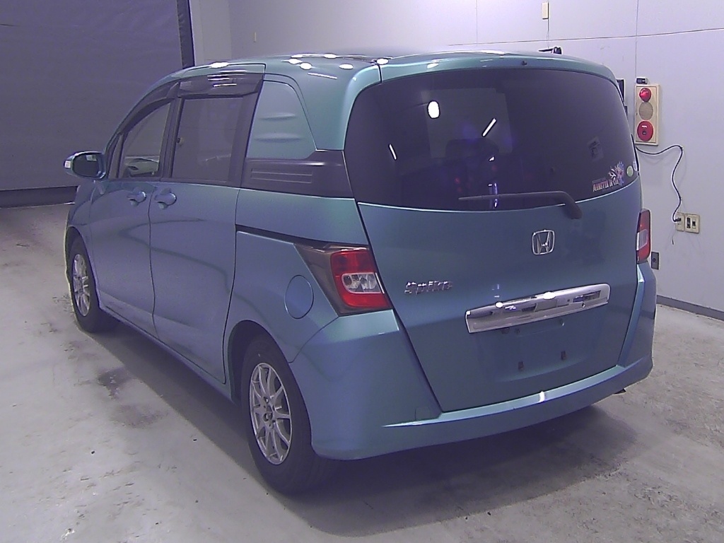 HONDA FREED SPIKE