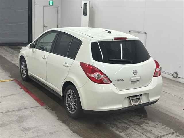 NISSAN TIIDA