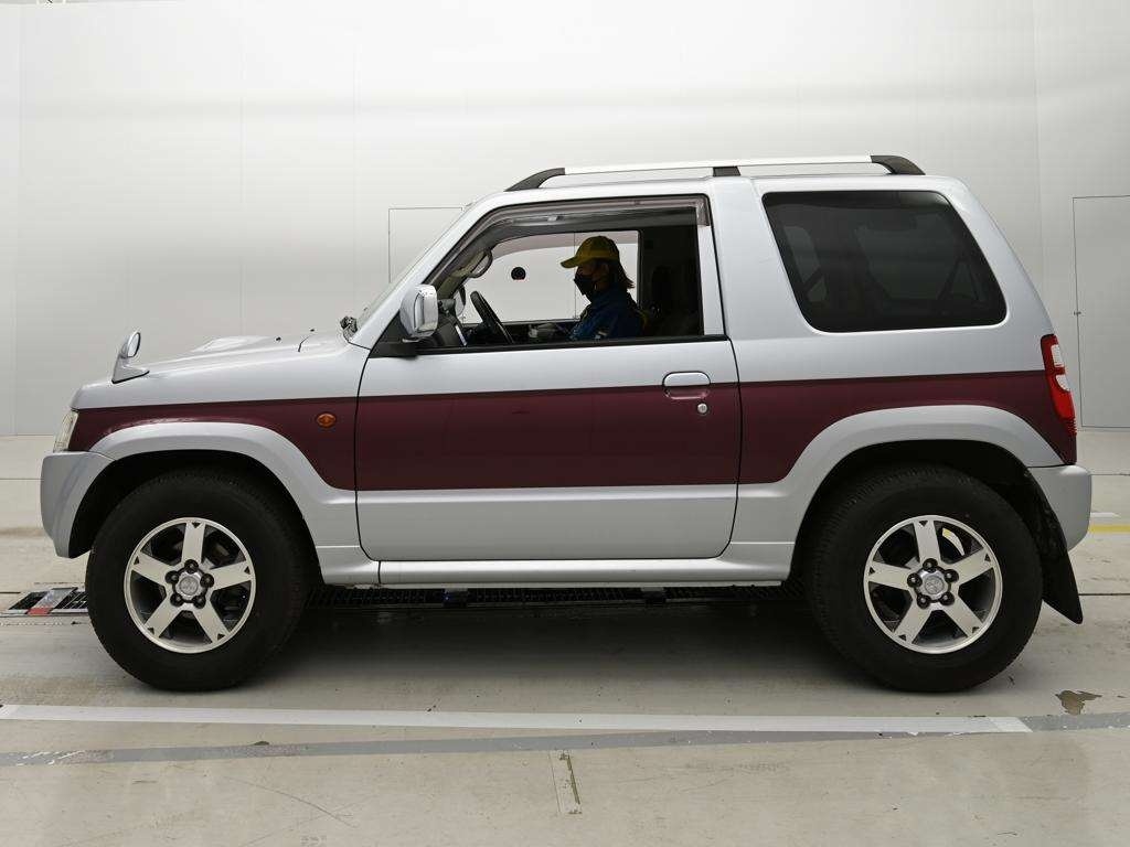 MITSUBISHI PAJERO MINI