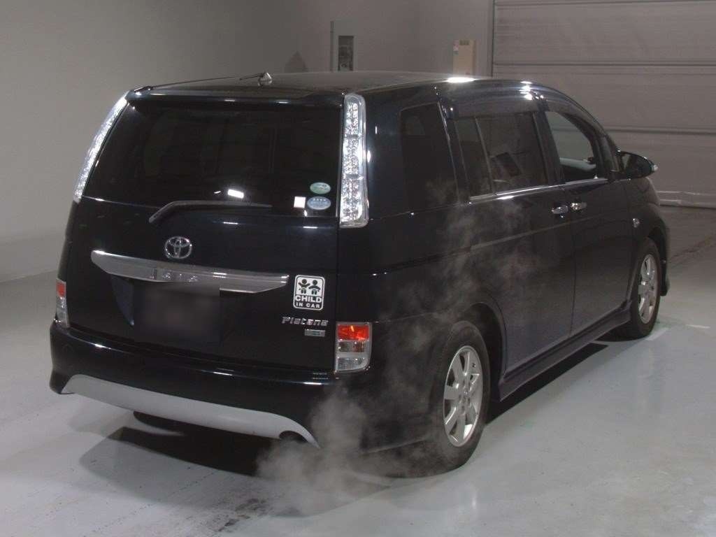 TOYOTA ISIS