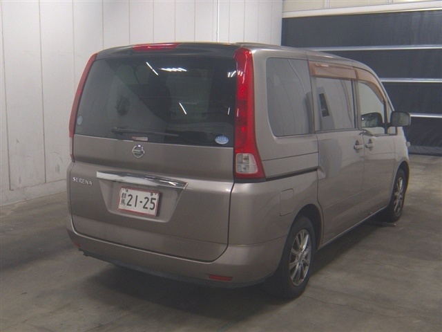 NISSAN SERENA