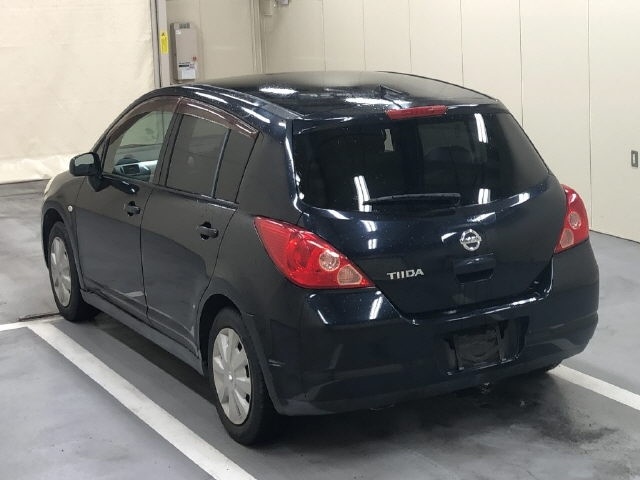 NISSAN TIIDA