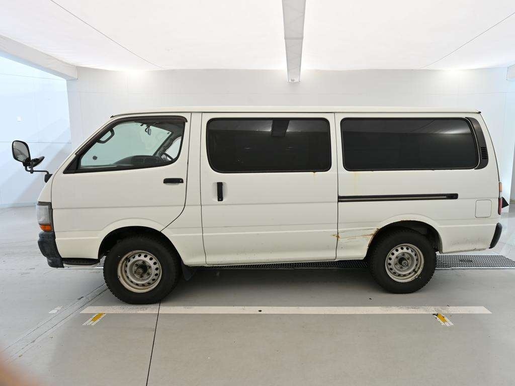 TOYOTA REGIUS ACE