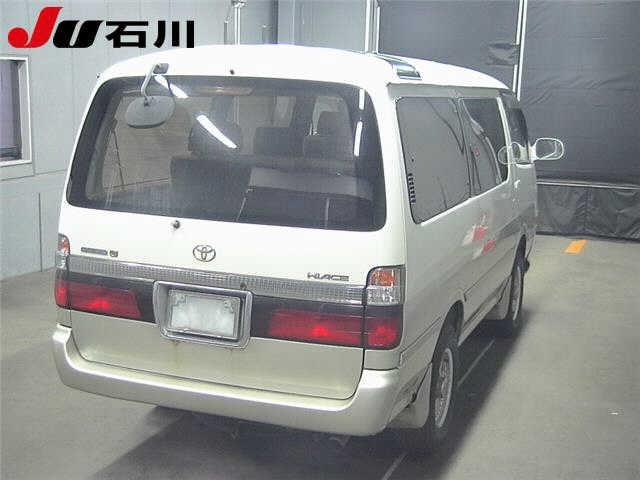 TOYOTA HIACE