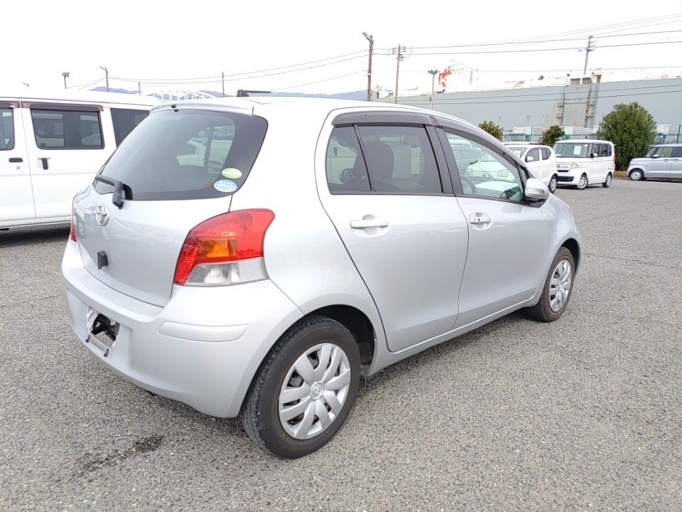 TOYOTA VITZ