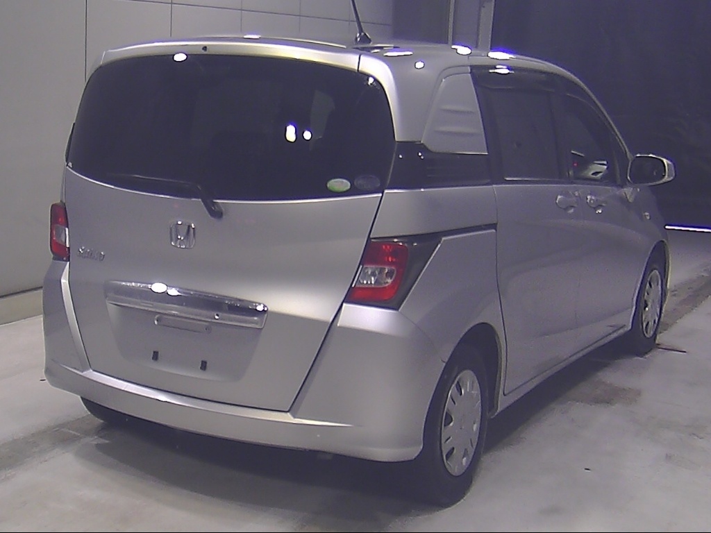 HONDA FREED SPIKE