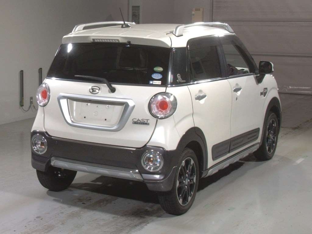 DAIHATSU CAST